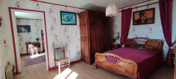 Ensemble immobilier avec double accès et beau potentiel d'am