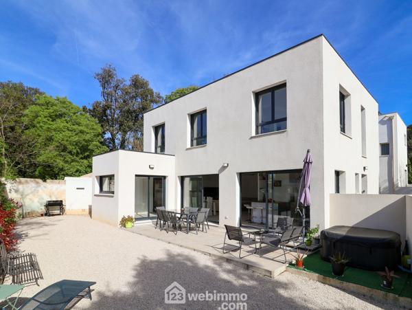 Villas 141 m² à Marseille 13009