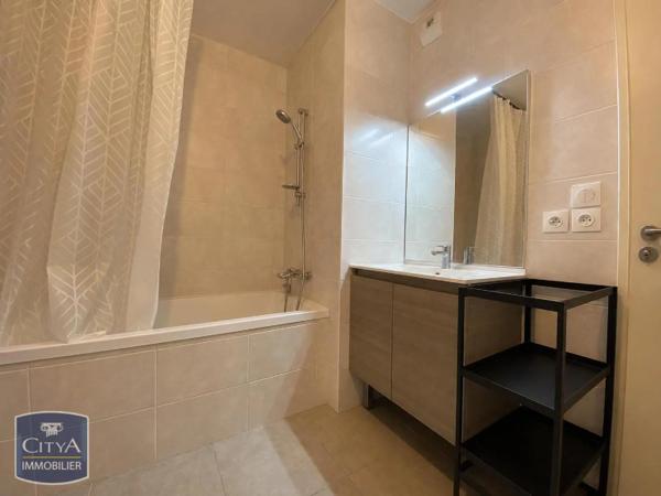 Appartement à louer 3 pièces 60.33m² Avignon (84000)
