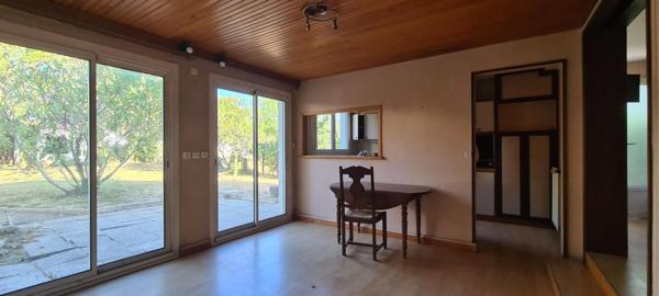 Maison Gorges Centre 8 P . 4 Chs . 174.34 M² . T 575 M² . Garage . Cave . Balcon