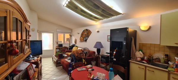 Maison Gorges Centre 8 P . 4 Chs . 174.34 M² . T 575 M² . Garage . Cave . Balcon