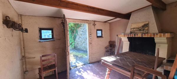 Maison Gorges Centre 8 P . 4 Chs . 174.34 M² . T 575 M² . Garage . Cave . Balcon