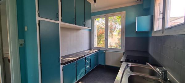 Maison Gorges Centre 8 P . 4 Chs . 174.34 M² . T 575 M² . Garage . Cave . Balcon