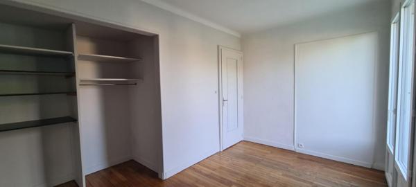 Maison Gorges Centre 8 P . 4 Chs . 174.34 M² . T 575 M² . Garage . Cave . Balcon