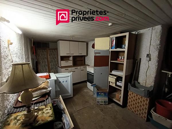 GRANFONTAINE- Maison ancienne à rénover entièrement- 3-4 pièces 80 m2 de plain-pied et combles exploitables