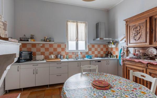 Maison à vendre    6 pièces •  La Teste-de-Buch