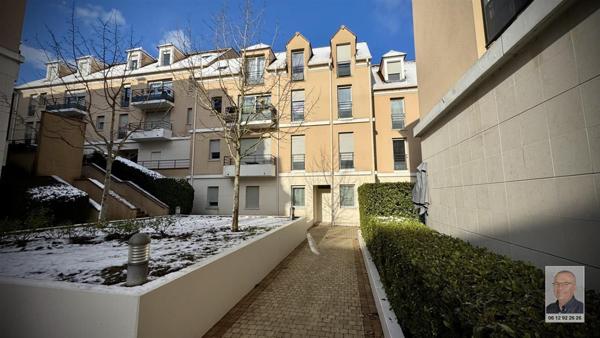 SUPERBE APPARTEMENT 2 PIÈCES AVEC BALCON & PARKING À 5 MIN GARE RER