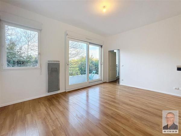 SUPERBE APPARTEMENT 2 PIÈCES AVEC BALCON & PARKING À 5 MIN GARE RER