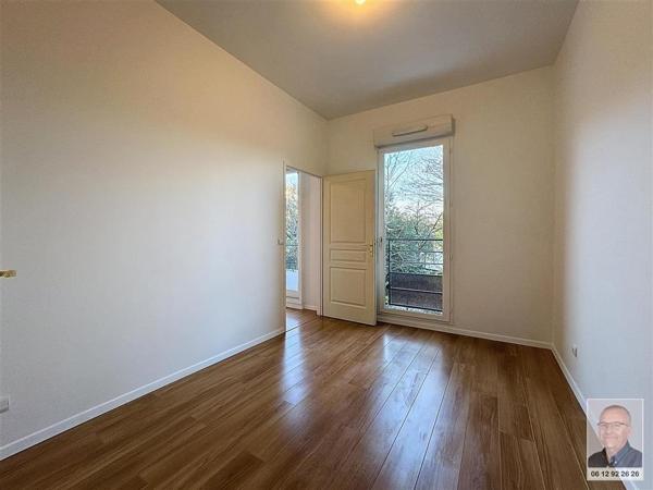 SUPERBE APPARTEMENT 2 PIÈCES AVEC BALCON & PARKING À 5 MIN GARE RER