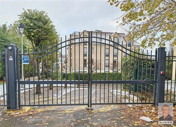 SUPERBE APPARTEMENT 2 PIÈCES AVEC BALCON & PARKING À 5 MIN GARE RER