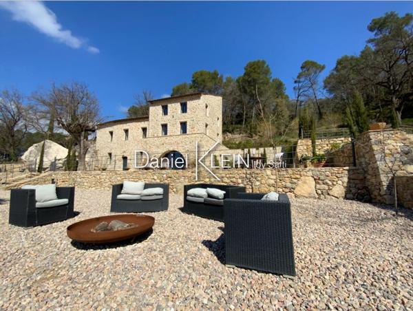 Luxueuse bastide provençale 345m2, terrain 95000m2