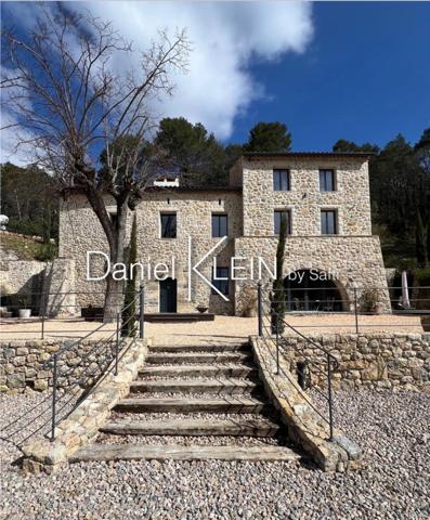 Luxueuse bastide provençale 345m2, terrain 95000m2