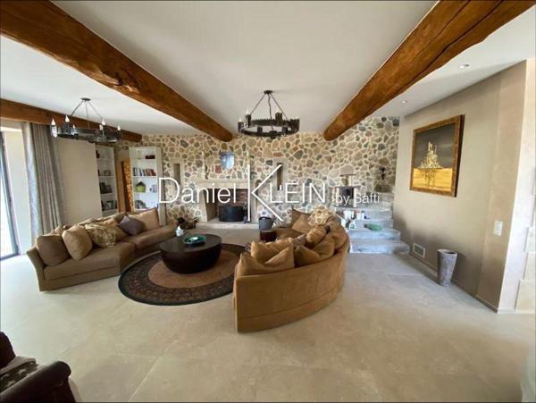 Luxueuse bastide provençale 345m2, terrain 95000m2