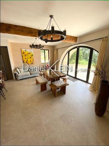 Luxueuse bastide provençale 345m2, terrain 95000m2
