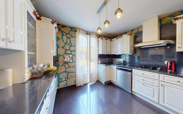 Maison à vendre    6 pièces • 105 m2 Roissy-en-Brie