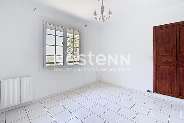 À VENDRE DRAGUIGNAN- Appartement T2 avec vue dégagée et place de parking