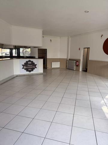 Location Local commercial 2 pièces 97 m2 à Saint-Quentin