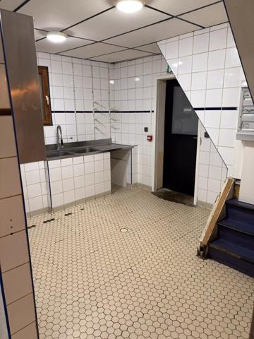 Location Local commercial 2 pièces 97 m2 à Saint-Quentin