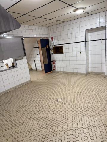 Location Local commercial 2 pièces 97 m2 à Saint-Quentin