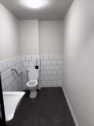 Location Local commercial 2 pièces 97 m2 à Saint-Quentin