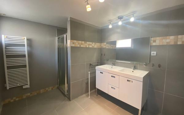 Maison à louer    4 pièces •  Preignac