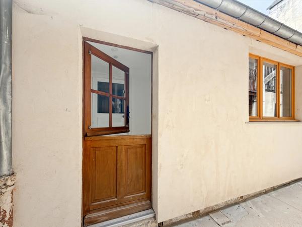 Montfort-l'Amaury Hyper Centre – Une petite maison de charme cachée au cœur du village