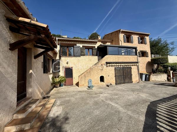 Maison de 220 m²