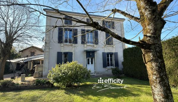 Maison
         9 pièces
        - 235 m² 370 000 € *