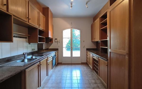 Maison à louer    7 pièces •  Soisy-sur-Seine