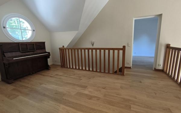 Maison à louer    7 pièces •  Soisy-sur-Seine