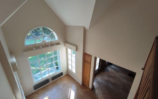 Maison à louer    7 pièces •  Soisy-sur-Seine