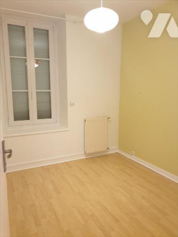 CARHAIX IDEAL INVESTISSEUR T3 dans petite co-propriété