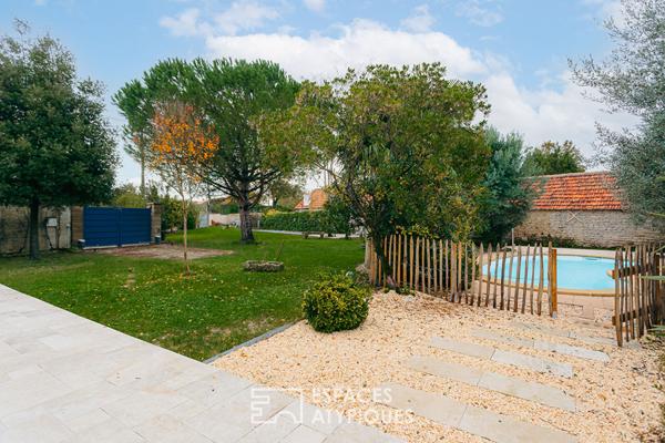 Lumineuse charentaise au jardin paysagé et son appartement