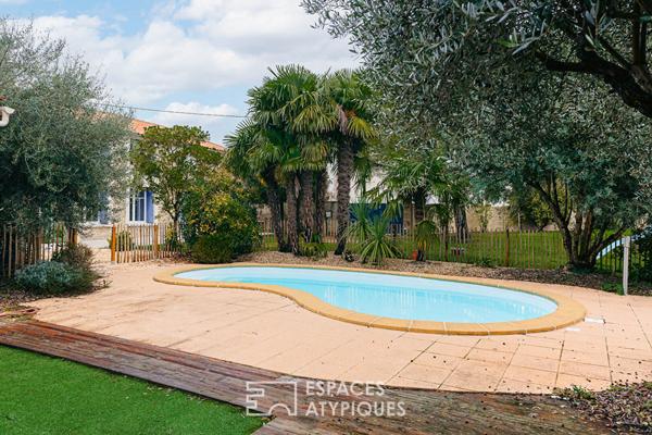 Lumineuse charentaise au jardin paysagé et son appartement