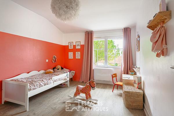 Lumineuse charentaise au jardin paysagé et son appartement