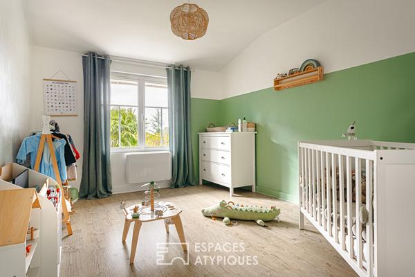 Lumineuse charentaise au jardin paysagé et son appartement