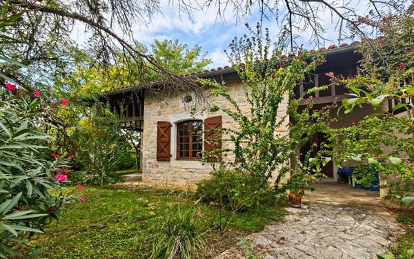 Maison à vendre    4 pièces •  Montricoux