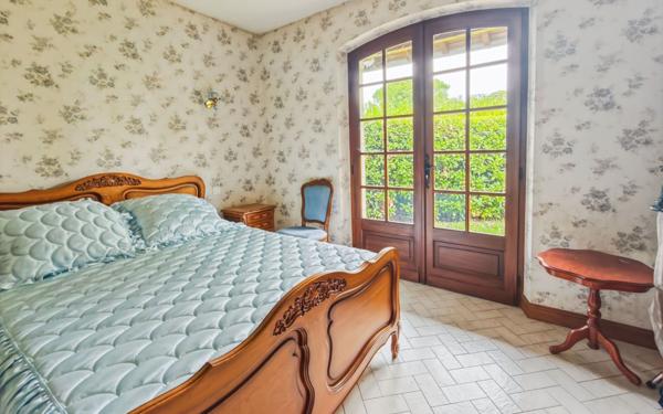 Maison à vendre    4 pièces •  Montricoux