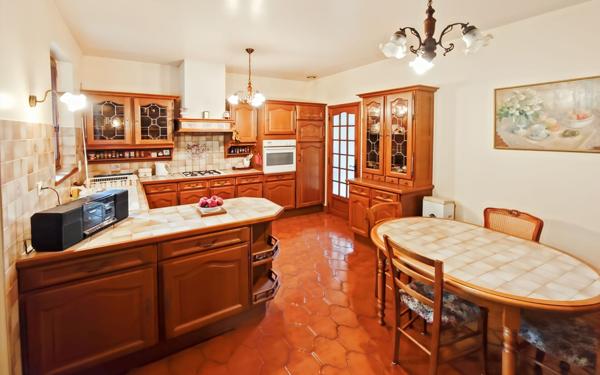 Maison à vendre    4 pièces •  Montricoux