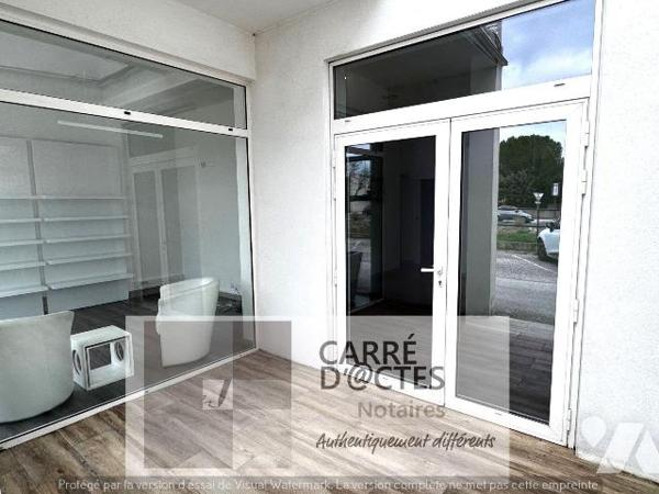  Les Notaires Associés CARRE D'@CTES VAUNAGE vous proposent à la vente, les Murs de ce local co...
