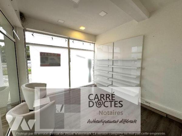  Les Notaires Associés CARRE D'@CTES VAUNAGE vous proposent à la vente, les Murs de ce local co...