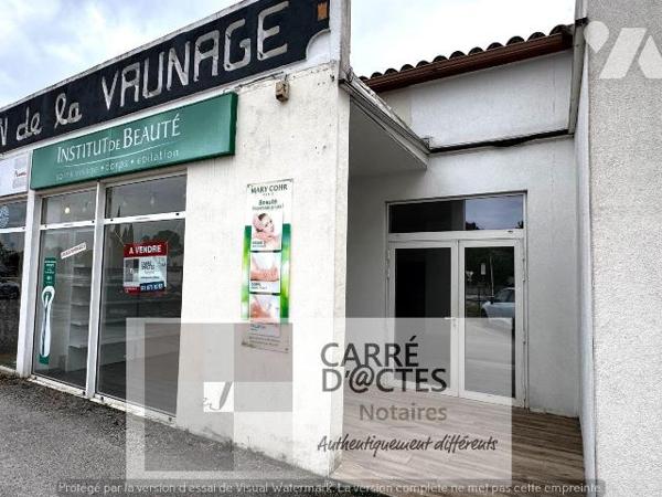  Les Notaires Associés CARRE D'@CTES VAUNAGE vous proposent à la vente, les Murs de ce local co...