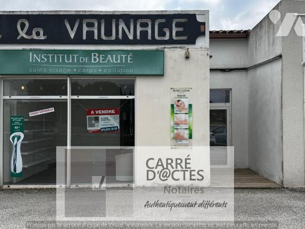  Les Notaires Associés CARRE D'@CTES VAUNAGE vous proposent à la vente, les Murs de ce local co...