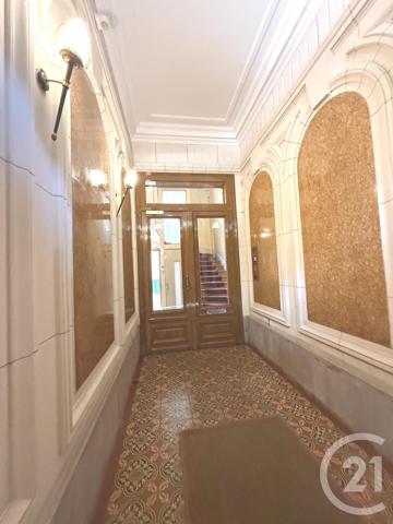 Appartement F5 à vendre  5 pièces - 111,09 m 2   PARIS  - 75011