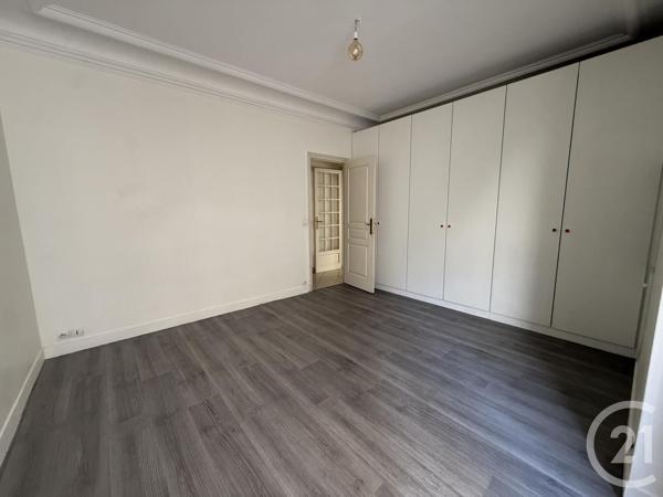 Appartement F5 à vendre  5 pièces - 111,09 m 2   PARIS  - 75011