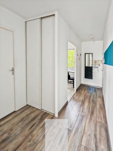 Pontault-Combault (77340) Grand studio meublé avec balcon + parking – Idéal investissement ou 1er achat à Pontault-Combault