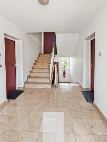Pontault-Combault (77340) Grand studio meublé avec balcon + parking – Idéal investissement ou 1er achat à Pontault-Combault