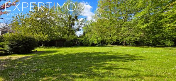 La Norville (91290) Propriété familiale de standing de 228 m² au cœur d’un parc arboré de 4 539 m²