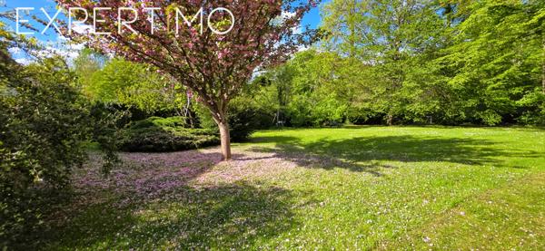 La Norville (91290) Propriété familiale de standing de 228 m² au cœur d’un parc arboré de 4 539 m²