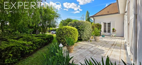 La Norville (91290) Propriété familiale de standing de 228 m² au cœur d’un parc arboré de 4 539 m²